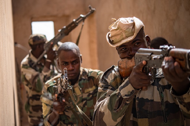 Air advisors train with Niger Armed Forces at AB201