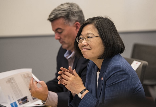 48333247647_aeeca4b98b_c