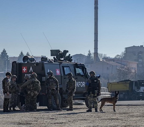 Kosovo denuncia invasión serbia en norte del&nbsp;territorio