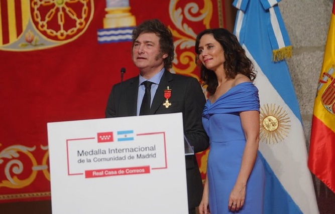 Milei condecorado en España por Díaz&nbsp;Ayuso