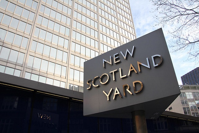 Londres acusa de espionaje a tres&nbsp;iraníes
