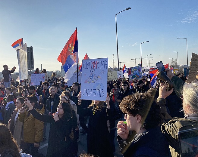 Continúa tensión en&nbsp;Serbia